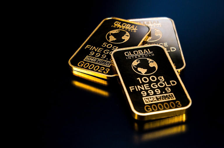  黄金期货直播室-金价闪崩惊魂：5013美元关口下的市场风暴