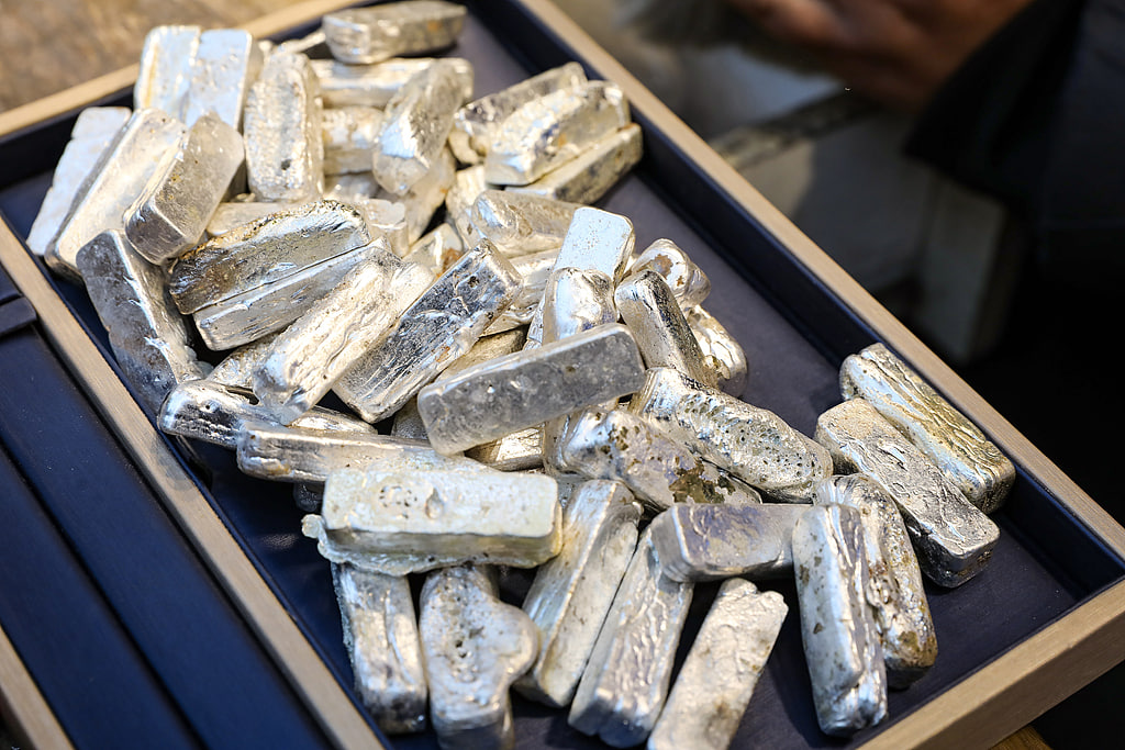  白银期货直播-白银“工业属性”崛起，消费结构迎来历史性转折